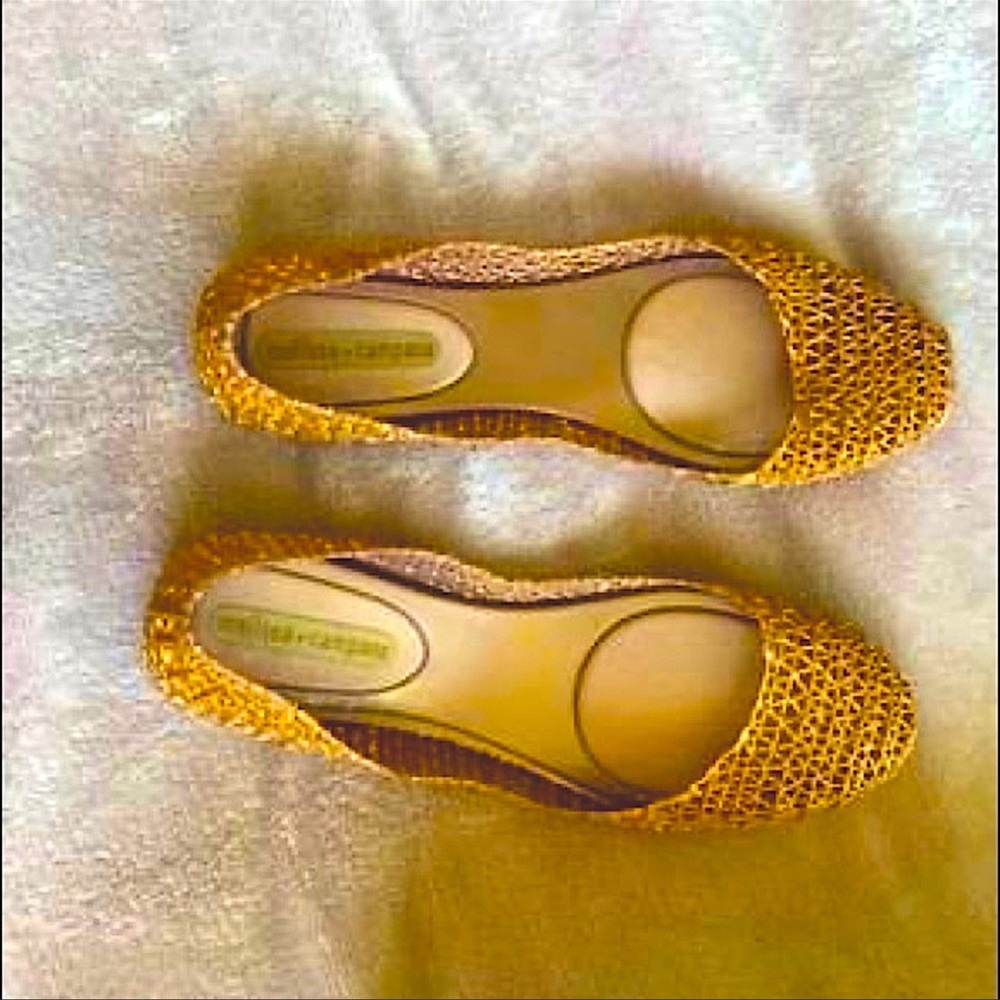 🆕Glittery Gold Flats🆕